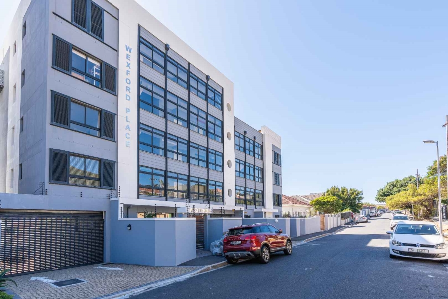 2 Bedroom Property for Sale in Vredehoek Western Cape